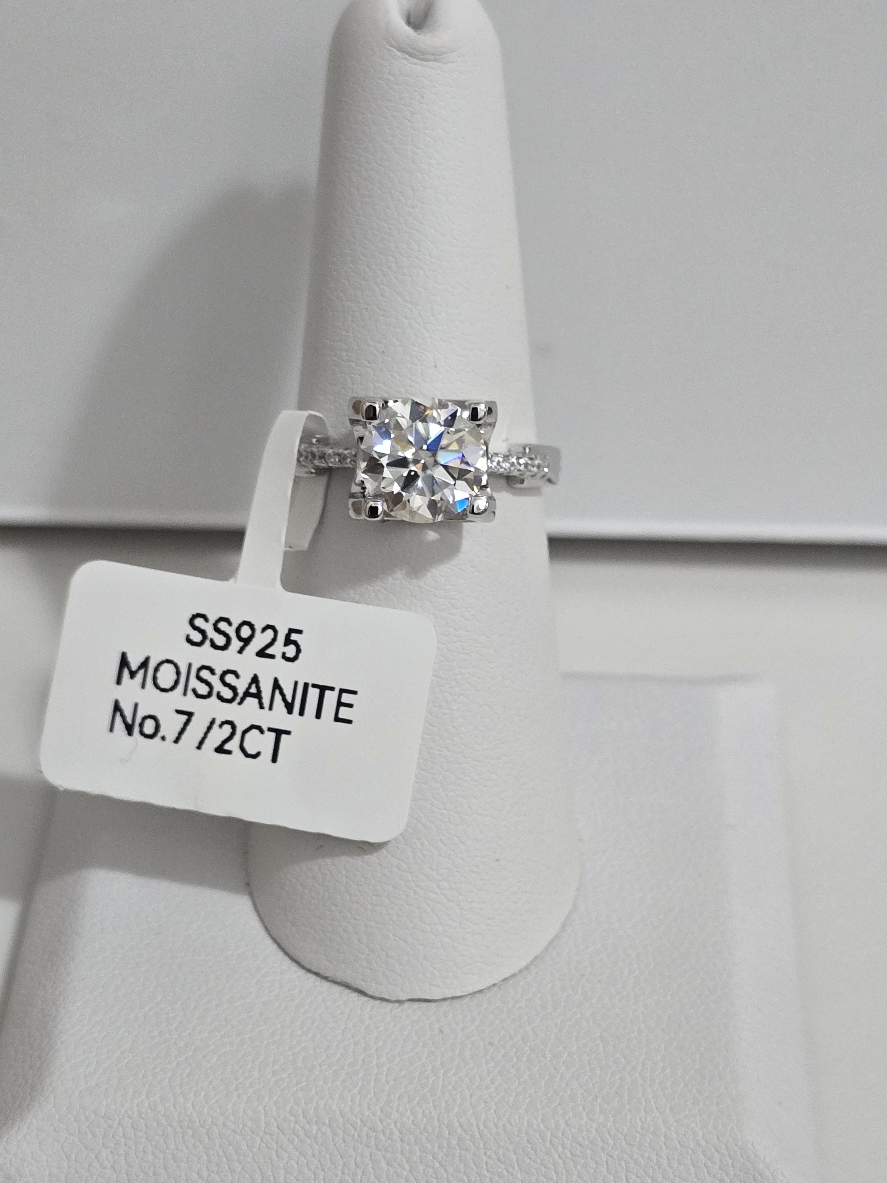 2 Ct Round Moissanite Solitaire Ring